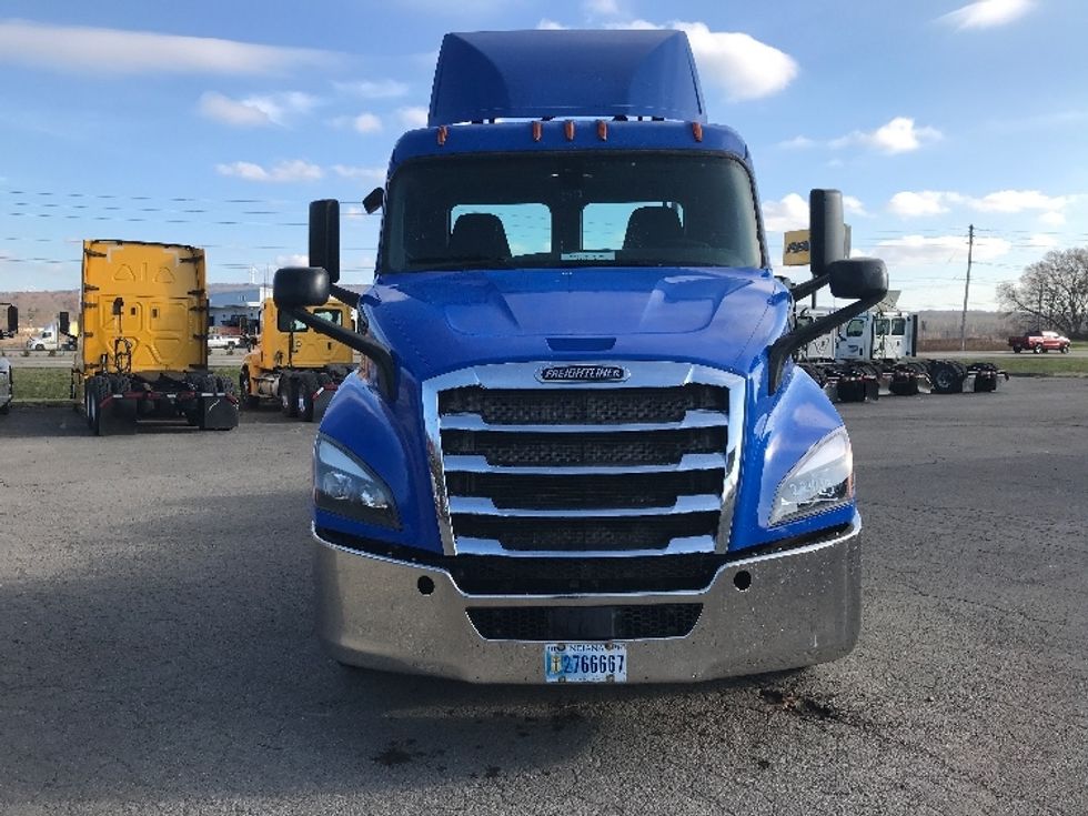 Day Cab Tractor-Heavy Duty Tractors-Freightliner-2019-T11664ST-Fredonia-NY-248,565\n\t\tmiles-$ 44,750 - Image 2