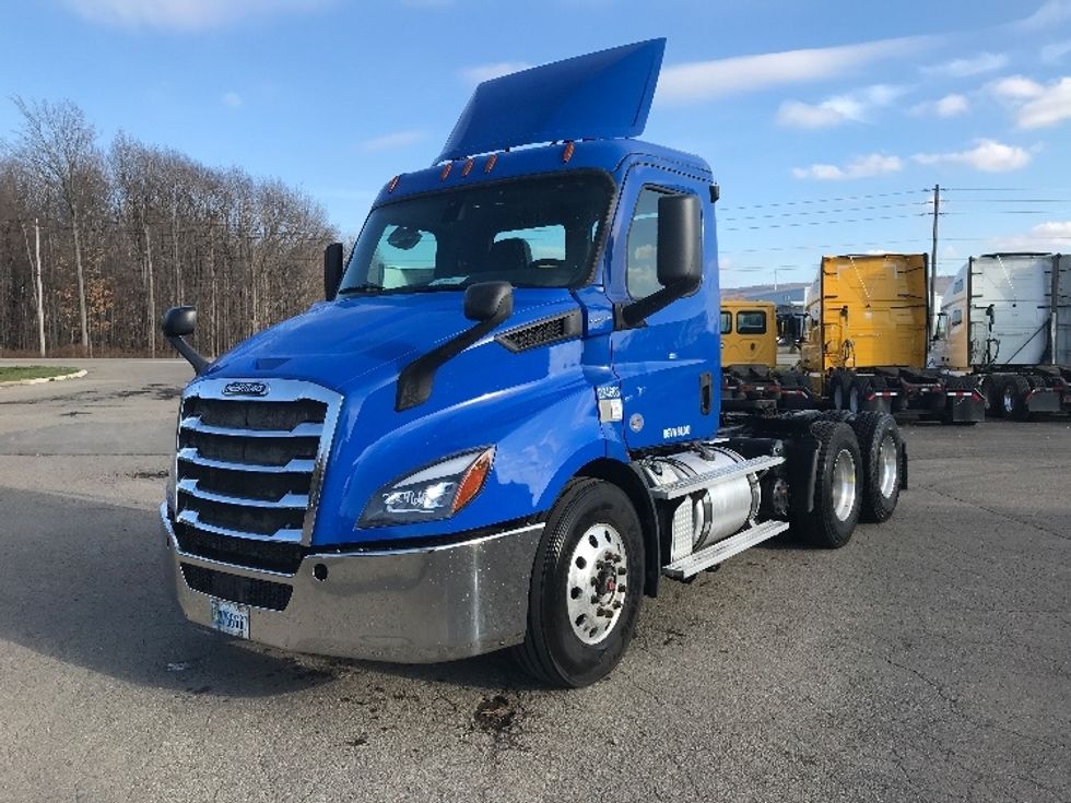 Day Cab Tractor-Heavy Duty Tractors-Freightliner-2019-T11664ST-Fredonia-NY-248,565\n\t\tmiles-$ 44,750 - Image 3