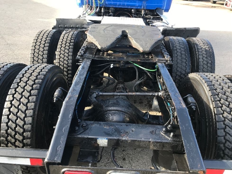 Day Cab Tractor-Heavy Duty Tractors-Freightliner-2019-T11664ST-Fredonia-NY-248,565\n\t\tmiles-$ 44,750 - Image 6