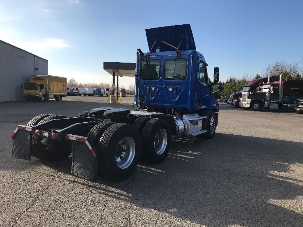 Day Cab Tractor-Heavy Duty Tractors-Freightliner-2019-T11664ST-Fredonia-NY-248,565\n\t\tmiles-$ 44,750 - Image 7