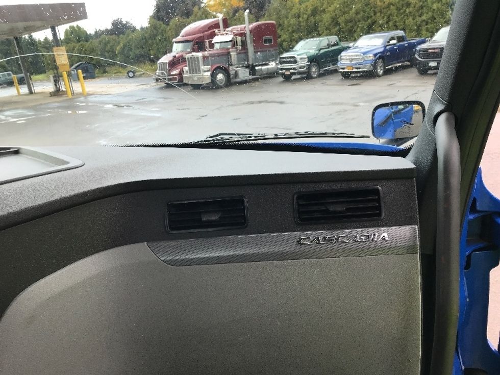 Day Cab Tractor-Heavy Duty Tractors-Freightliner-2019-T11664ST-Fredonia-NY-344,554\n\t\tmiles-$ 39,500 - Image 13