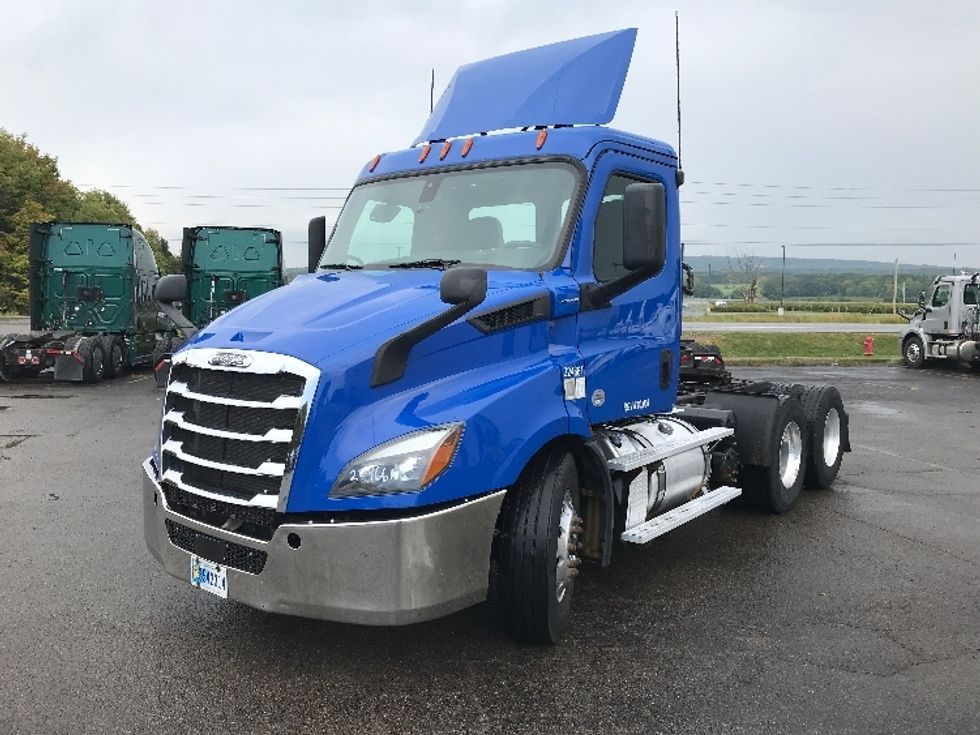 Day Cab Tractor-Heavy Duty Tractors-Freightliner-2019-T11664ST-Fredonia-NY-344,554\n\t\tmiles-$ 39,500 - Image 3