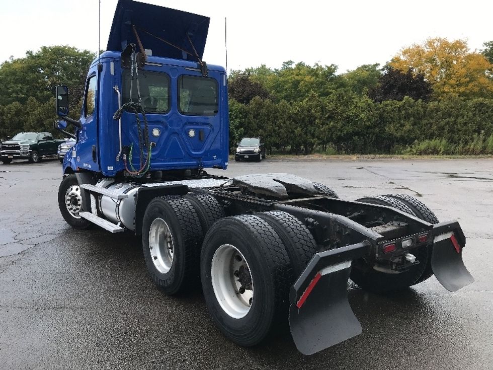 Day Cab Tractor-Heavy Duty Tractors-Freightliner-2019-T11664ST-Fredonia-NY-344,554\n\t\tmiles-$ 39,500 - Image 5
