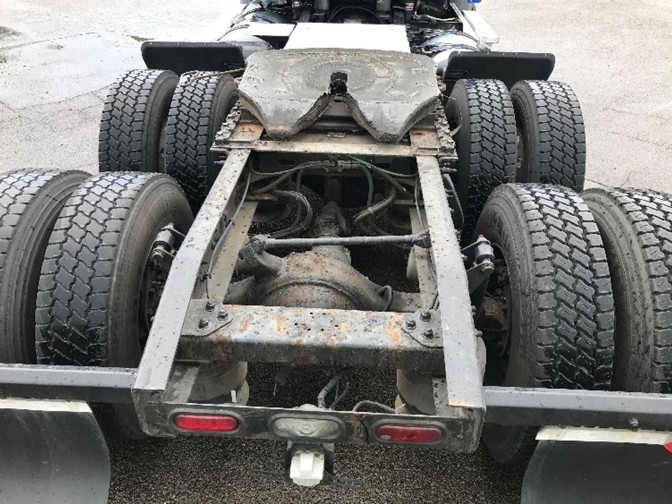 Day Cab Tractor-Heavy Duty Tractors-Freightliner-2019-T11664ST-Fredonia-NY-344,554\n\t\tmiles-$ 39,500 - Image 6