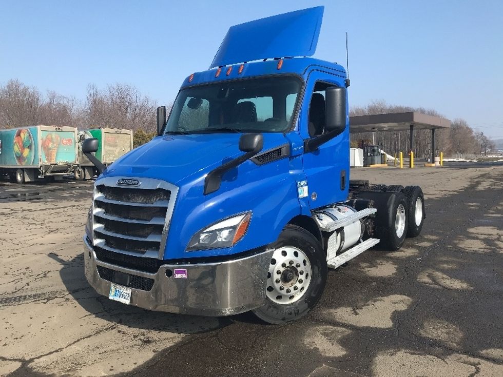 Day Cab Tractor-Heavy Duty Tractors-Freightliner-2019-T11664ST-Fredonia-NY-371,044\n\t\tmiles-$ 36,750 - Image 3