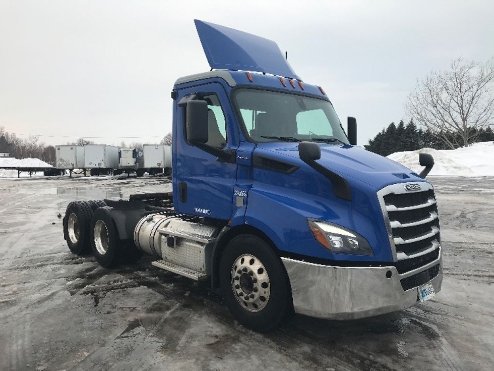 Day Cab Tractor-Heavy Duty Tractors-Freightliner-2019-T11664ST-Fredonia-NY-388,578\n\t\tmiles-$ 36,000 - Image 1