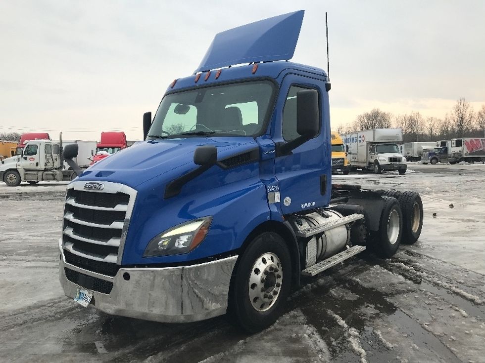 Day Cab Tractor-Heavy Duty Tractors-Freightliner-2019-T11664ST-Fredonia-NY-388,578\n\t\tmiles-$ 36,000 - Image 3