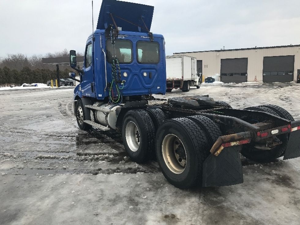 Day Cab Tractor-Heavy Duty Tractors-Freightliner-2019-T11664ST-Fredonia-NY-388,578\n\t\tmiles-$ 36,000 - Image 5