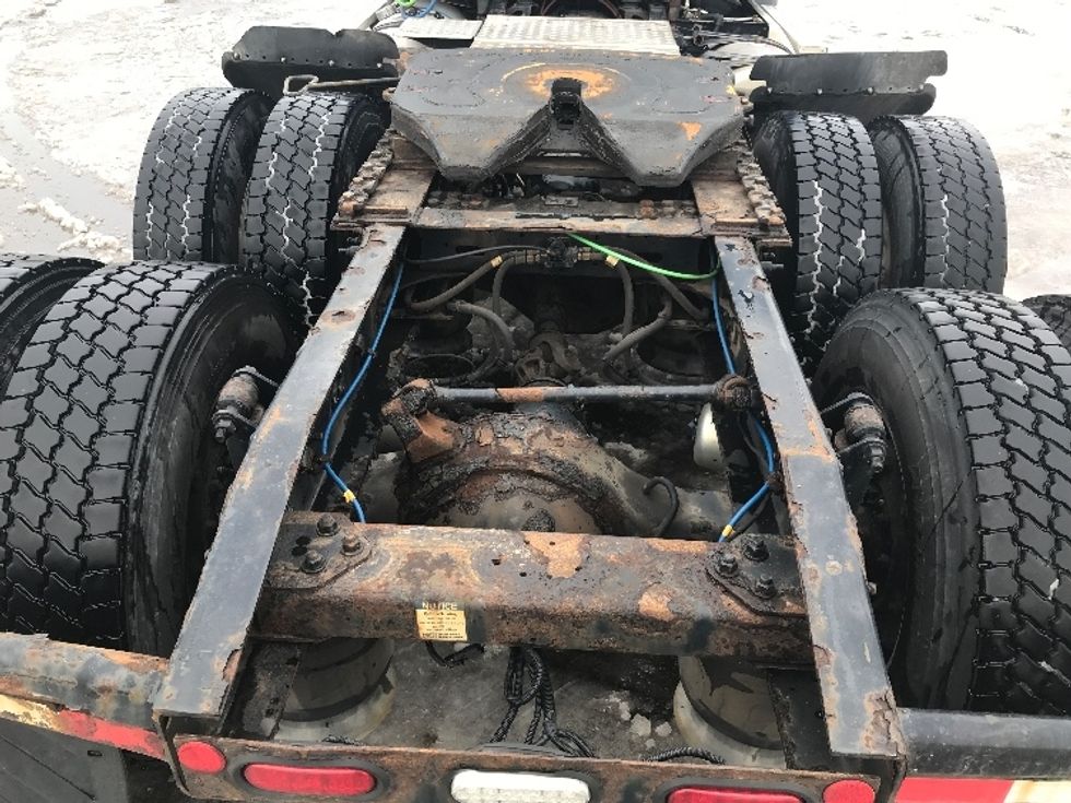 Day Cab Tractor-Heavy Duty Tractors-Freightliner-2019-T11664ST-Fredonia-NY-388,578\n\t\tmiles-$ 36,000 - Image 6