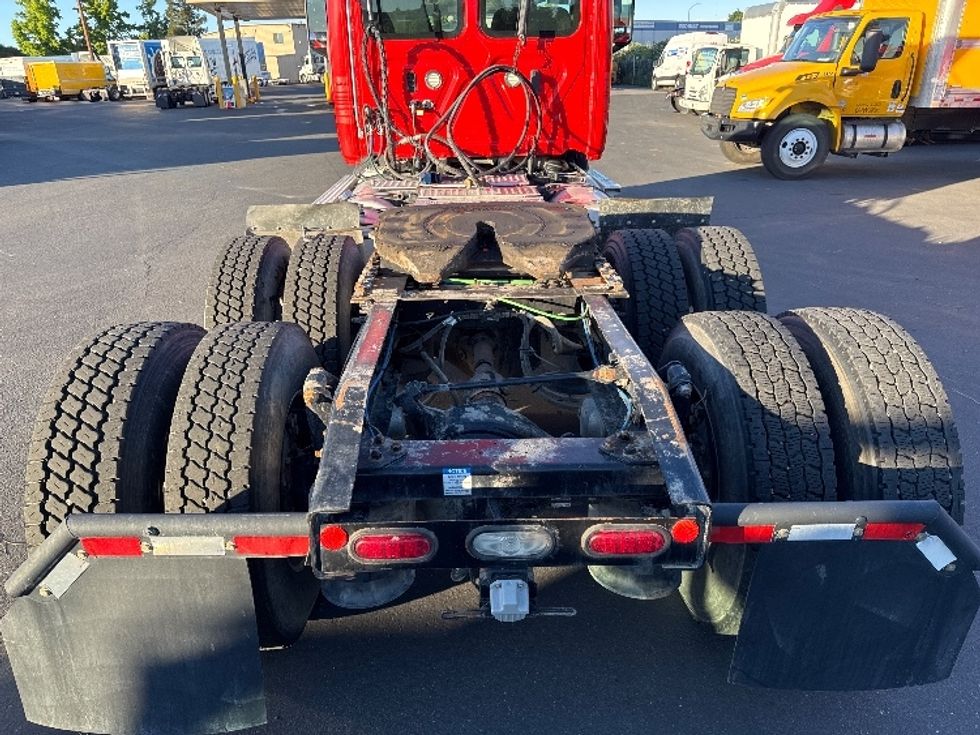Day Cab Tractor-Heavy Duty Tractors-Freightliner-2019-T11664ST-Fresno-CA-315,769\n\t\tmiles-$ 47,750 - Image 6
