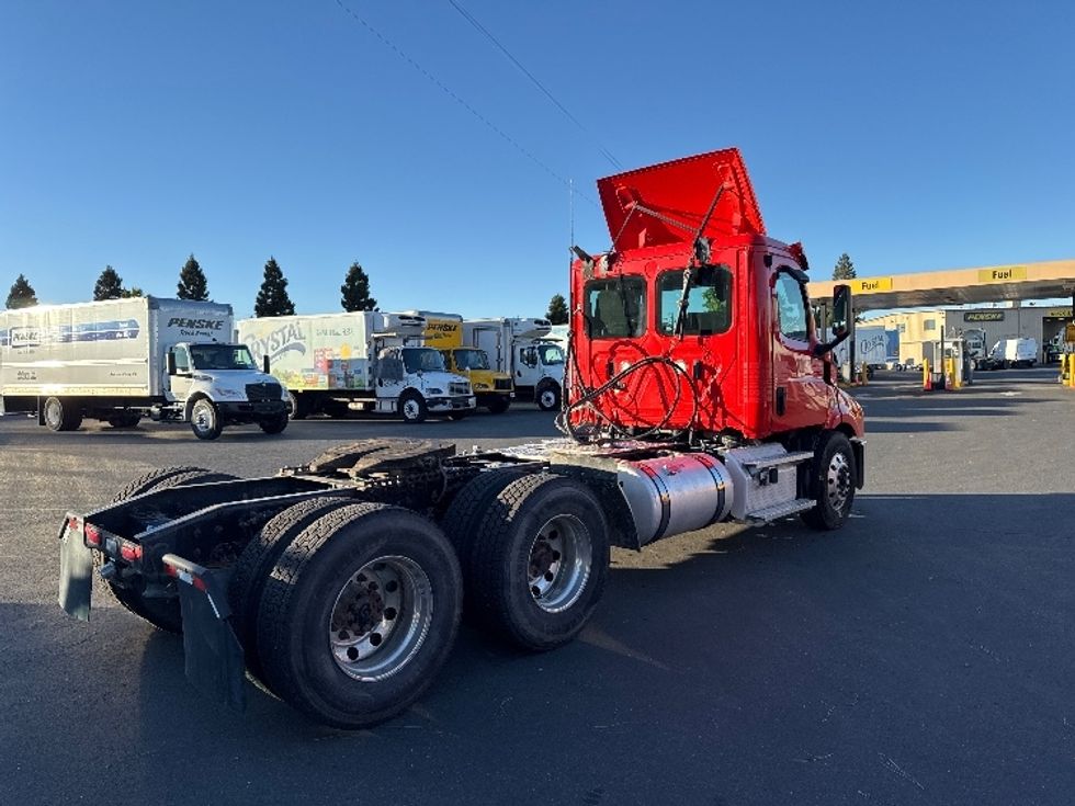 Day Cab Tractor-Heavy Duty Tractors-Freightliner-2019-T11664ST-Fresno-CA-315,769\n\t\tmiles-$ 47,750 - Image 7