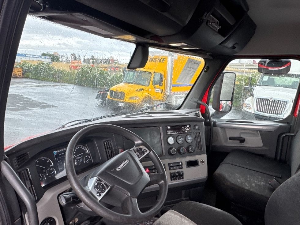 Day Cab Tractor-Heavy Duty Tractors-Freightliner-2019-T11664ST-Fresno-CA-416,341\n\t\tmiles-$ 41,750 - Image 10