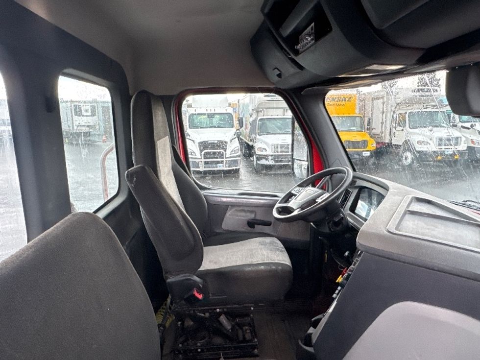 Day Cab Tractor-Heavy Duty Tractors-Freightliner-2019-T11664ST-Fresno-CA-416,341\n\t\tmiles-$ 41,750 - Image 14