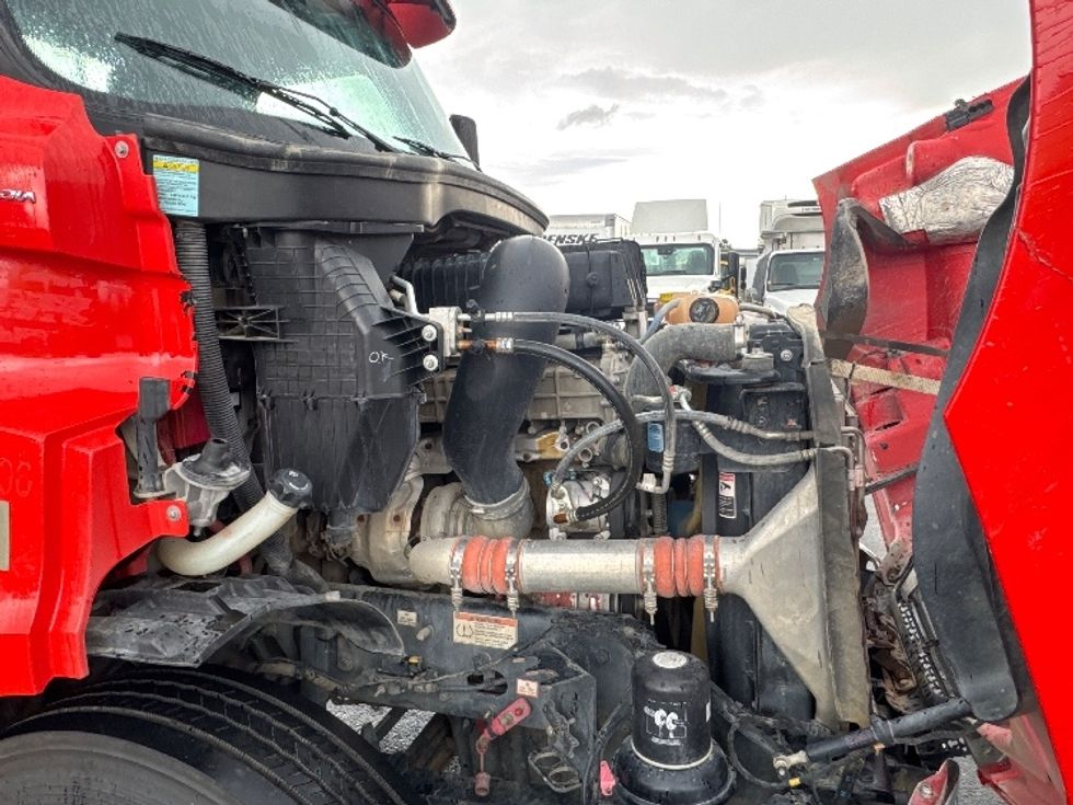 Day Cab Tractor-Heavy Duty Tractors-Freightliner-2019-T11664ST-Fresno-CA-416,341\n\t\tmiles-$ 41,750 - Image 15