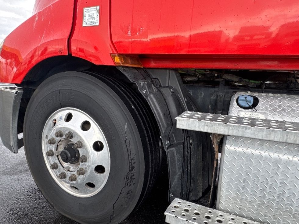 Day Cab Tractor-Heavy Duty Tractors-Freightliner-2019-T11664ST-Fresno-CA-416,341\n\t\tmiles-$ 41,750 - Image 19