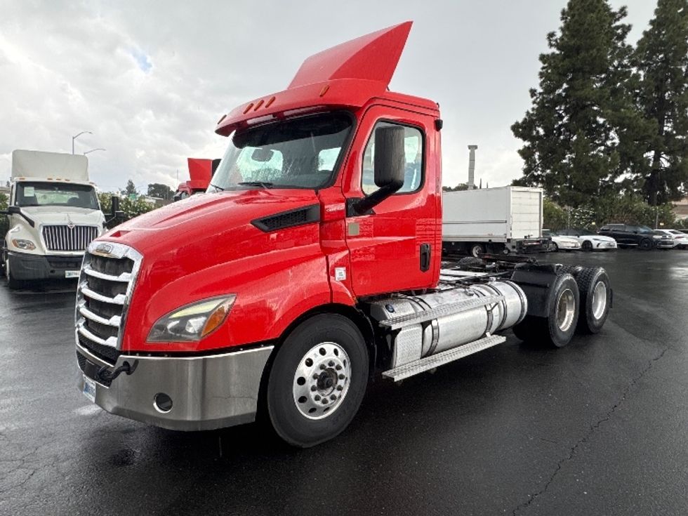 Day Cab Tractor-Heavy Duty Tractors-Freightliner-2019-T11664ST-Fresno-CA-416,341\n\t\tmiles-$ 41,750 - Image 3
