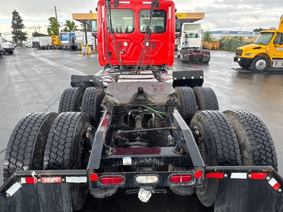 Day Cab Tractor-Heavy Duty Tractors-Freightliner-2019-T11664ST-Fresno-CA-416,341\n\t\tmiles-$ 41,750 - Image 6