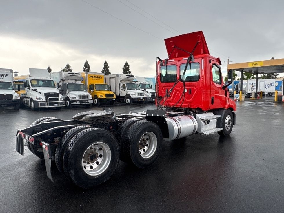 Day Cab Tractor-Heavy Duty Tractors-Freightliner-2019-T11664ST-Fresno-CA-416,341\n\t\tmiles-$ 41,750 - Image 7