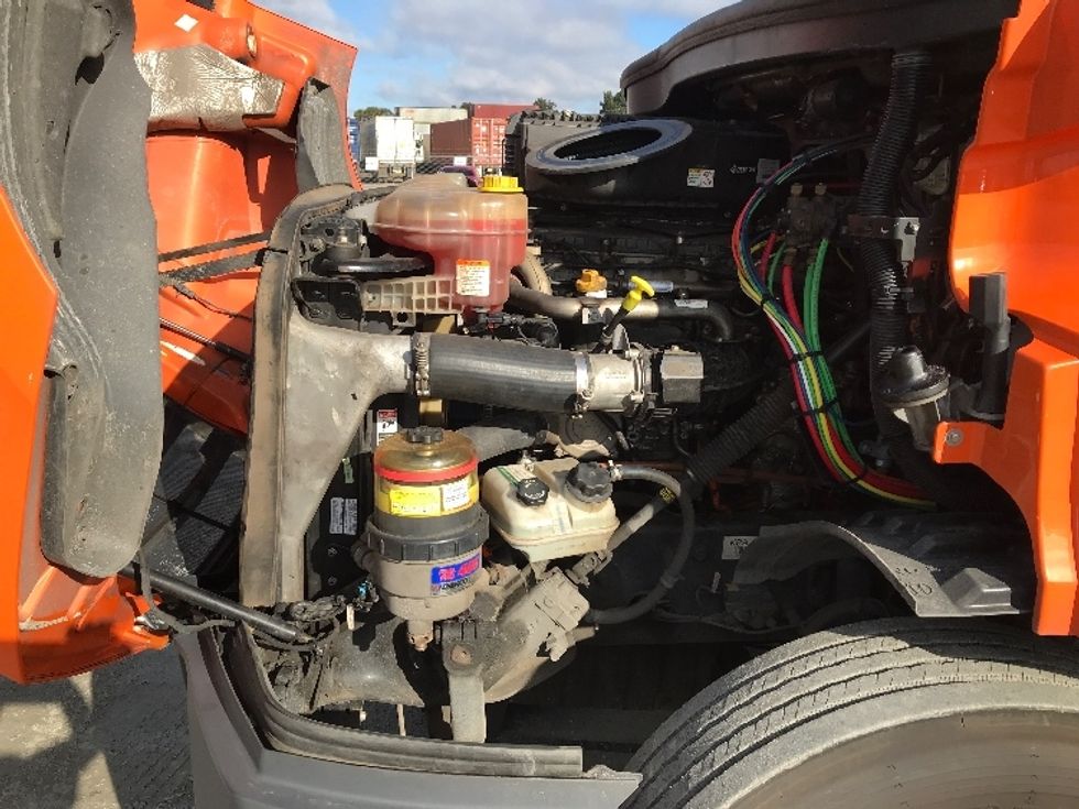 Day Cab Tractor-Heavy Duty Tractors-Freightliner-2019-T11664ST-Garden City-GA-522,193\n\t\tmiles-$ 38,250 - Image 16