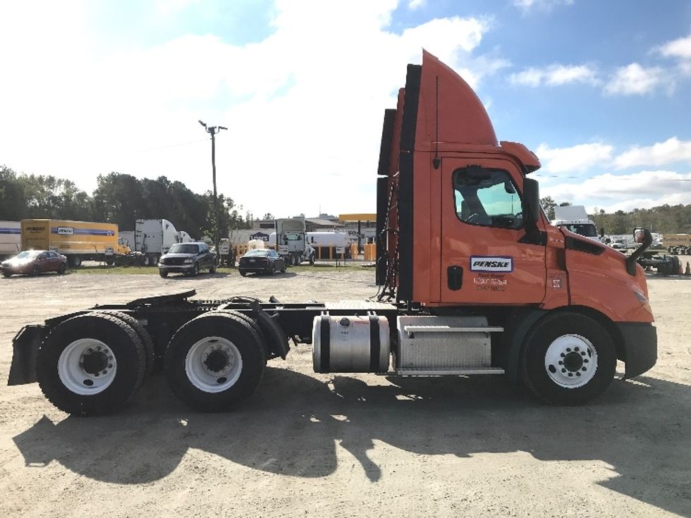 Day Cab Tractor-Heavy Duty Tractors-Freightliner-2019-T11664ST-Garden City-GA-522,193\n\t\tmiles-$ 38,250 - Image 20