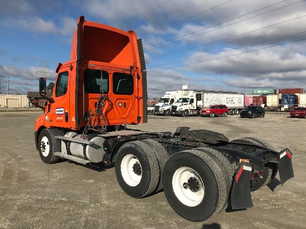 Day Cab Tractor-Heavy Duty Tractors-Freightliner-2019-T11664ST-Garden City-GA-522,193\n\t\tmiles-$ 38,250 - Image 5