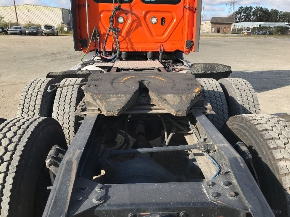 Day Cab Tractor-Heavy Duty Tractors-Freightliner-2019-T11664ST-Garden City-GA-522,193\n\t\tmiles-$ 38,250 - Image 6