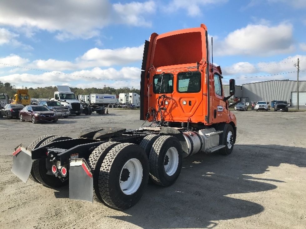 Day Cab Tractor-Heavy Duty Tractors-Freightliner-2019-T11664ST-Garden City-GA-522,193\n\t\tmiles-$ 38,250 - Image 7