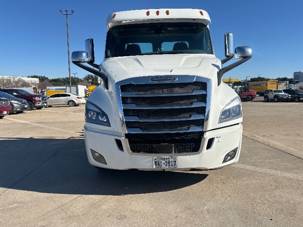 Day Cab Tractor-Heavy Duty Tractors-Freightliner-2019-T11664ST-Grand Prairie-TX-605,724\n\t\tmiles-$ 37,250 - Image 2
