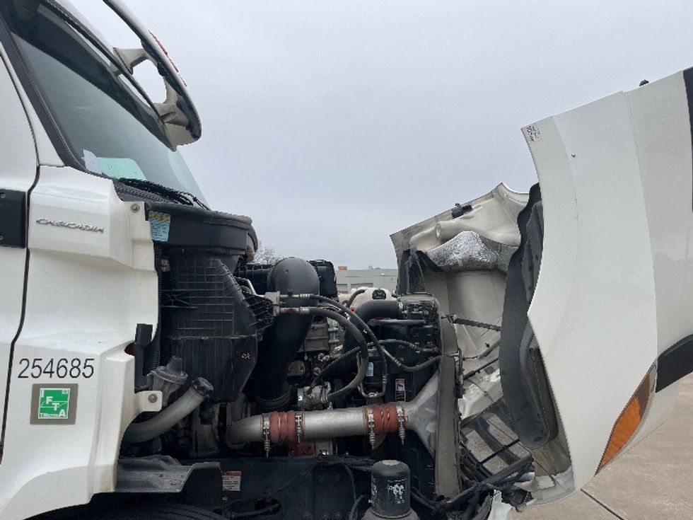 Day Cab Tractor-Heavy Duty Tractors-Freightliner-2019-T11664ST-Grand Prairie-TX-618,300\n\t\tmiles-$ 35,750 - Image 15