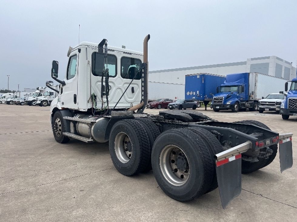 Day Cab Tractor-Heavy Duty Tractors-Freightliner-2019-T11664ST-Grand Prairie-TX-618,300\n\t\tmiles-$ 35,750 - Image 5