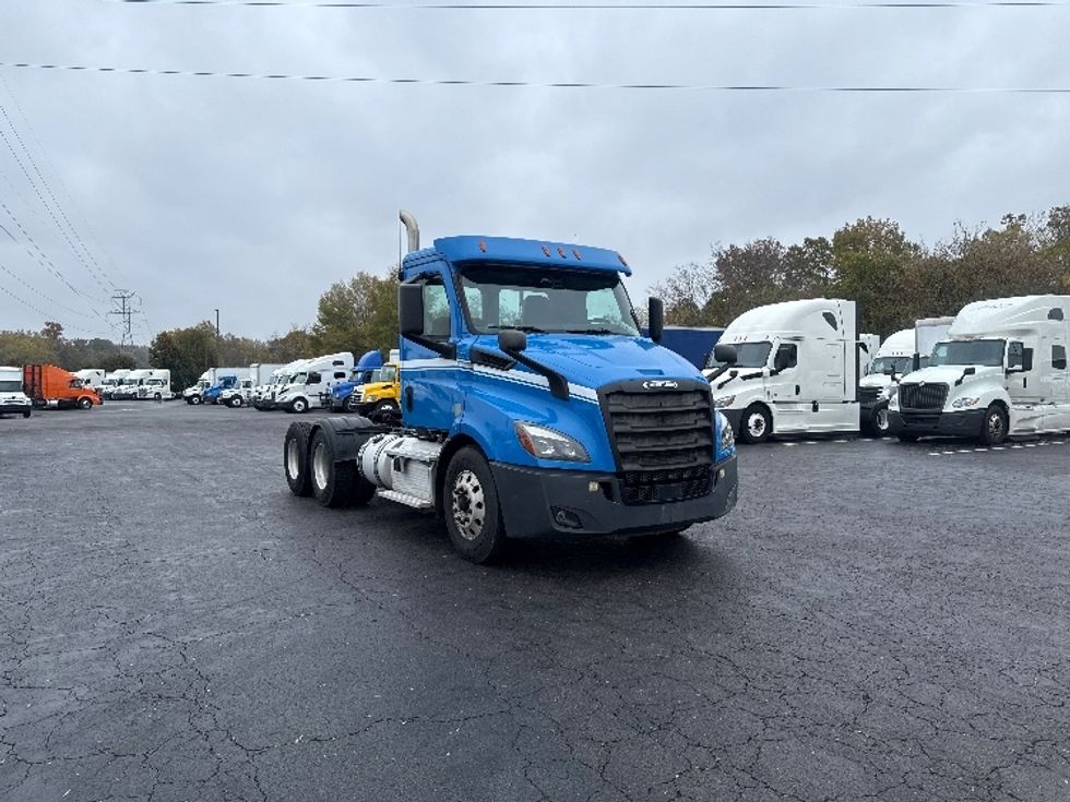 Day Cab Tractor-Heavy Duty Tractors-Freightliner-2019-T11664ST-Greensboro-NC-195,663\n\t\tmiles-$ 54,750 - Image 1