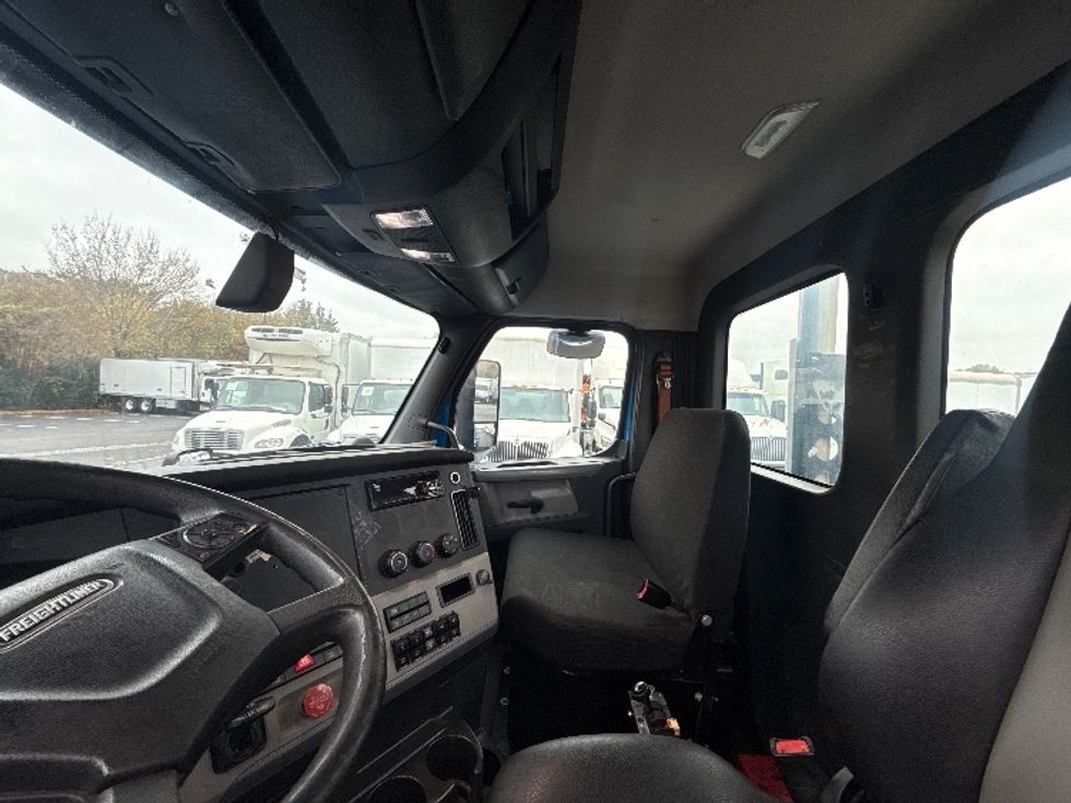 Day Cab Tractor-Heavy Duty Tractors-Freightliner-2019-T11664ST-Greensboro-NC-195,663\n\t\tmiles-$ 54,750 - Image 10