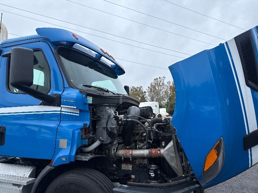 Day Cab Tractor-Heavy Duty Tractors-Freightliner-2019-T11664ST-Greensboro-NC-195,663\n\t\tmiles-$ 54,750 - Image 15