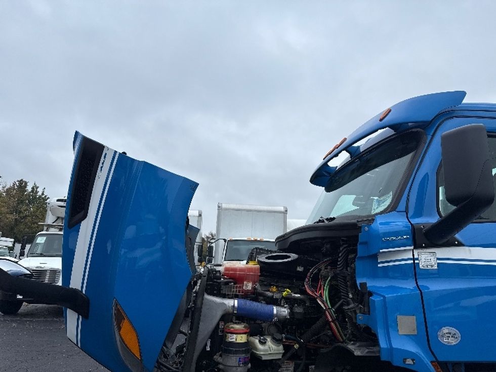 Day Cab Tractor-Heavy Duty Tractors-Freightliner-2019-T11664ST-Greensboro-NC-195,663\n\t\tmiles-$ 54,750 - Image 16