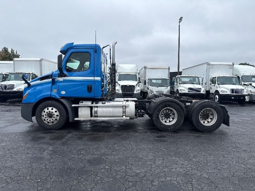 Day Cab Tractor-Heavy Duty Tractors-Freightliner-2019-T11664ST-Greensboro-NC-195,663\n\t\tmiles-$ 54,750 - Image 4