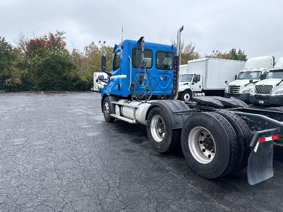 Day Cab Tractor-Heavy Duty Tractors-Freightliner-2019-T11664ST-Greensboro-NC-195,663\n\t\tmiles-$ 54,750 - Image 5
