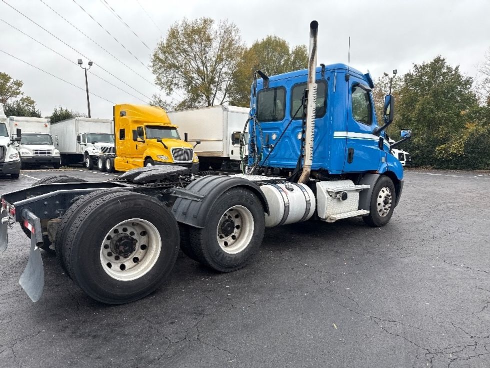 Day Cab Tractor-Heavy Duty Tractors-Freightliner-2019-T11664ST-Greensboro-NC-195,663\n\t\tmiles-$ 54,750 - Image 7
