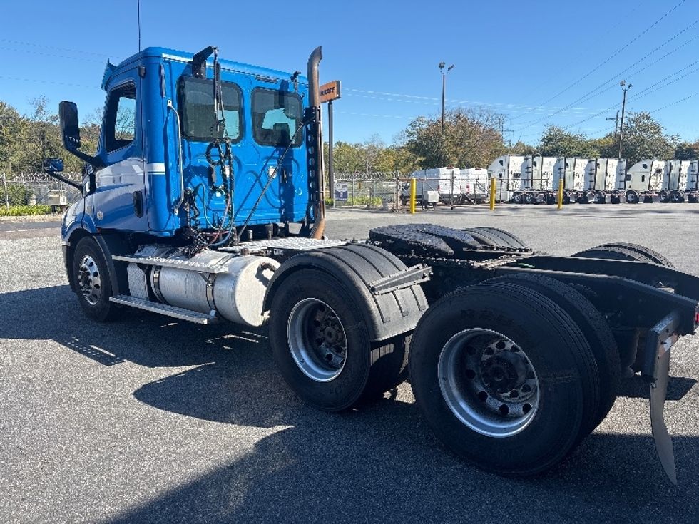 Day Cab Tractor-Heavy Duty Tractors-Freightliner-2019-T11664ST-Greensboro-NC-230,912\n\t\tmiles-$ 52,750 - Image 5