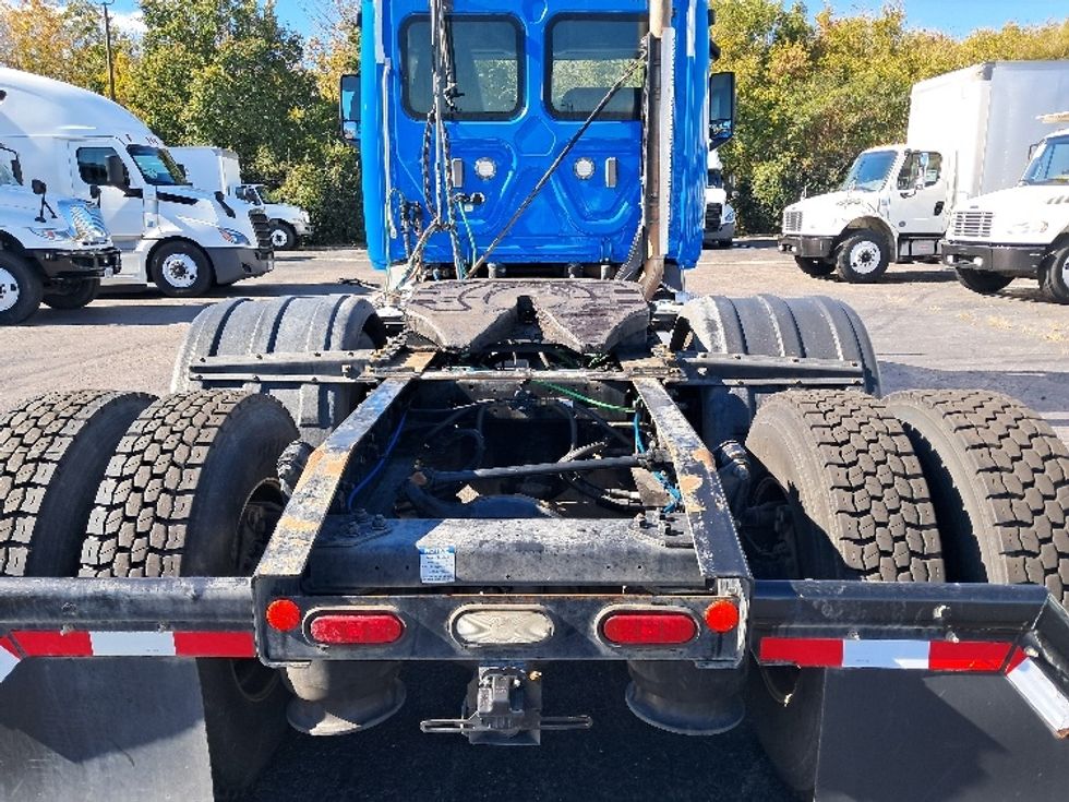 Day Cab Tractor-Heavy Duty Tractors-Freightliner-2019-T11664ST-Greensboro-NC-286,230\n\t\tmiles-$ 49,000 - Image 6