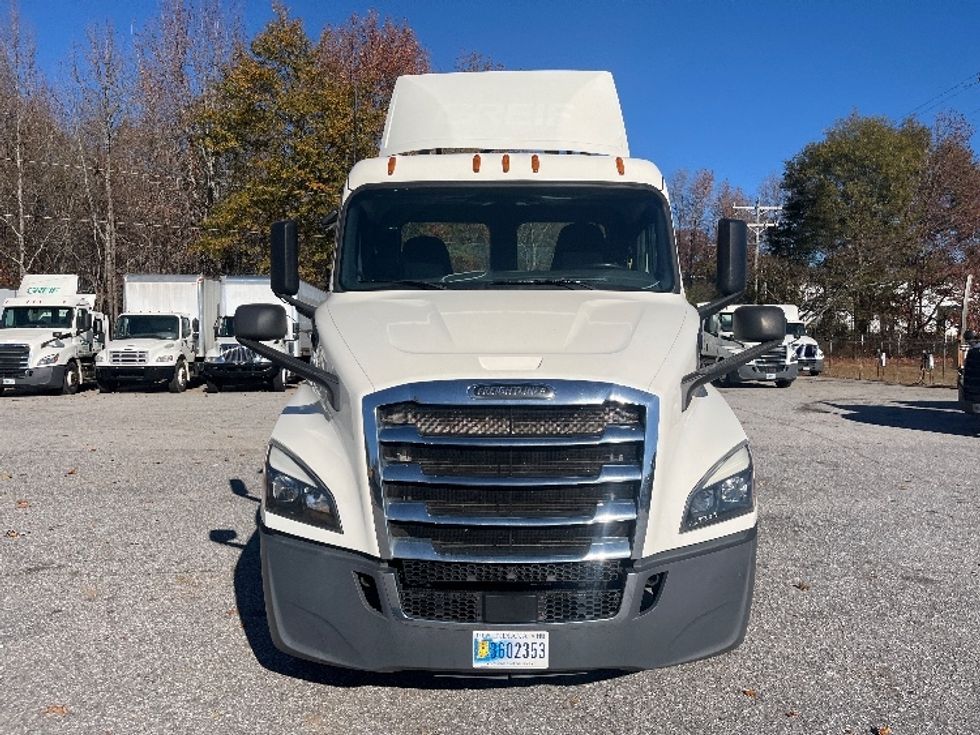 Day Cab Tractor-Heavy Duty Tractors-Freightliner-2019-T11664ST-Greer-SC-420,943\n\t\tmiles-$ 40,500 - Image 2