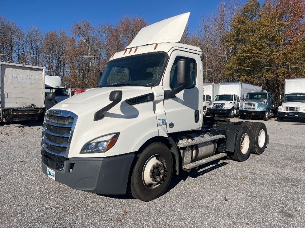 Day Cab Tractor-Heavy Duty Tractors-Freightliner-2019-T11664ST-Greer-SC-420,943\n\t\tmiles-$ 40,500 - Image 3