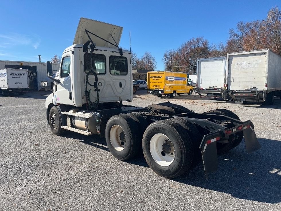 Day Cab Tractor-Heavy Duty Tractors-Freightliner-2019-T11664ST-Greer-SC-420,943\n\t\tmiles-$ 40,500 - Image 5