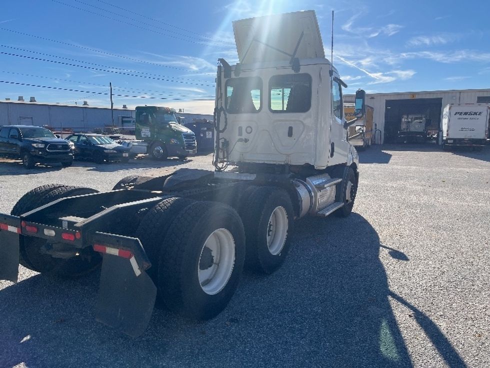 Day Cab Tractor-Heavy Duty Tractors-Freightliner-2019-T11664ST-Greer-SC-420,943\n\t\tmiles-$ 40,500 - Image 7
