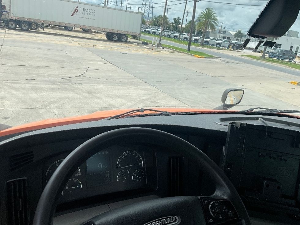 Day Cab Tractor-Heavy Duty Tractors-Freightliner-2019-T11664ST-Hammond-LA-248,649\n\t\tmiles-$ 51,500 - Image 10