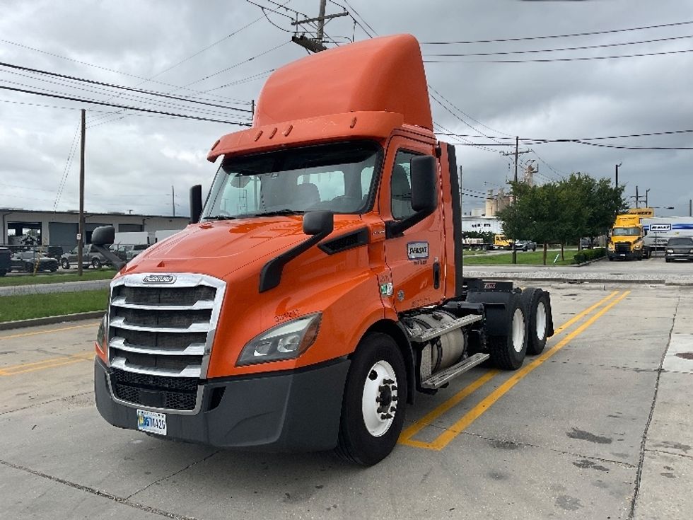 Day Cab Tractor-Heavy Duty Tractors-Freightliner-2019-T11664ST-Hammond-LA-248,649\n\t\tmiles-$ 51,500 - Image 3