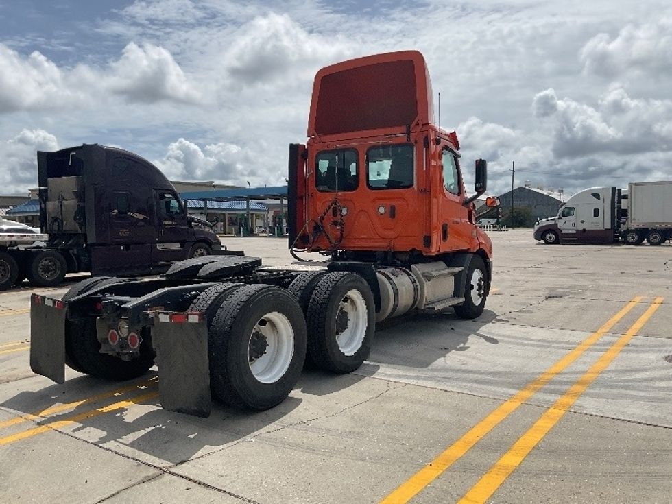 Day Cab Tractor-Heavy Duty Tractors-Freightliner-2019-T11664ST-Hammond-LA-248,649\n\t\tmiles-$ 51,500 - Image 7