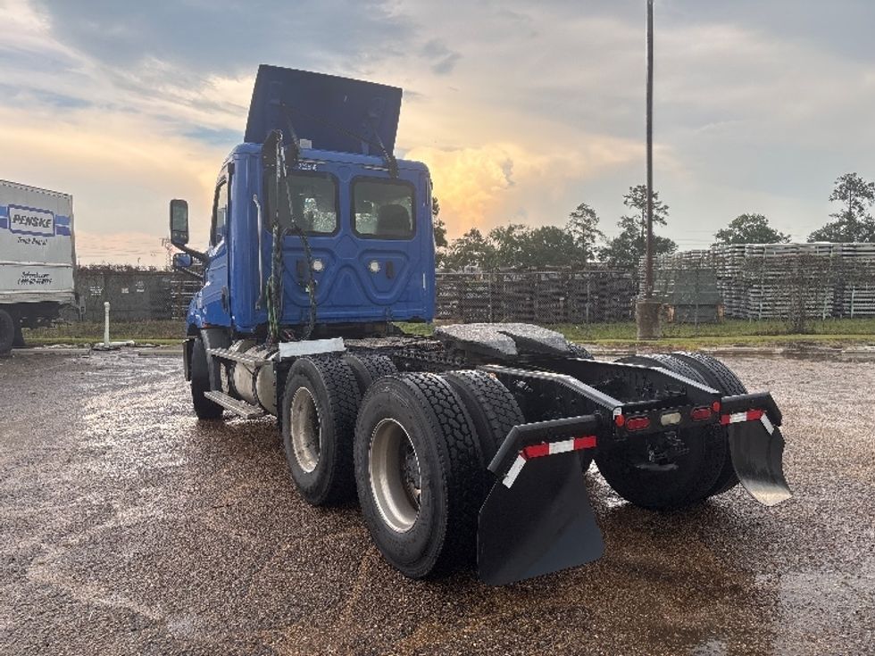 Day Cab Tractor-Heavy Duty Tractors-Freightliner-2019-T11664ST-Hammond-LA-330,328\n\t\tmiles-$ 50,750 - Image 5