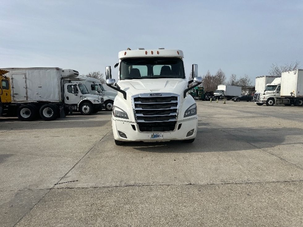 Day Cab Tractor-Heavy Duty Tractors-Freightliner-2019-T11664ST-Hammond-LA-630,042\n\t\tmiles-$ 34,000 - Image 2