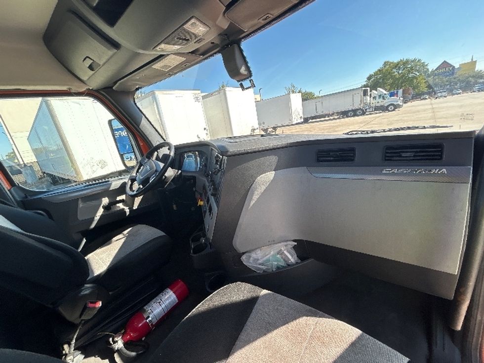 Day Cab Tractor-Heavy Duty Tractors-Freightliner-2019-T11664ST-Houston-TX-189,399\n\t\tmiles-$ 51,750 - Image 13