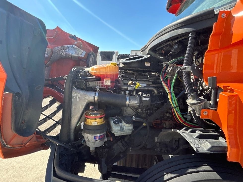 Day Cab Tractor-Heavy Duty Tractors-Freightliner-2019-T11664ST-Houston-TX-189,399\n\t\tmiles-$ 51,750 - Image 16